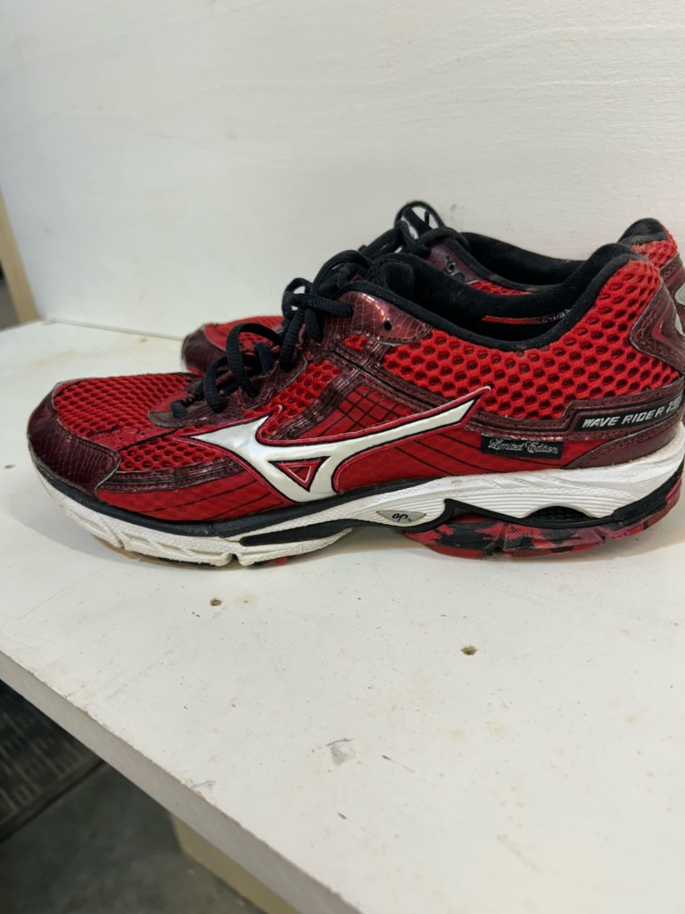Mizuno Red and Black Men's Running Sneakers